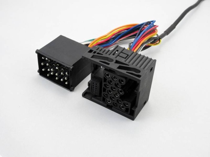 Адаптер Yatour YT-M09 BM1 для магнитол BMW / Mini Cooper (17-pin)