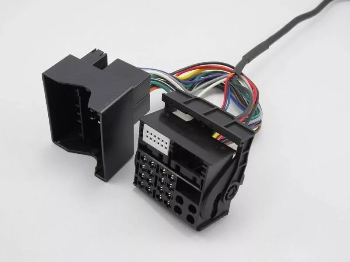 Адаптер Yatour YT-M09 Ren12 для магнитол Renault 8-pin